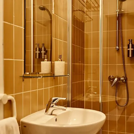 La Maison Du Gasseau Bed & Breakfast 4*
