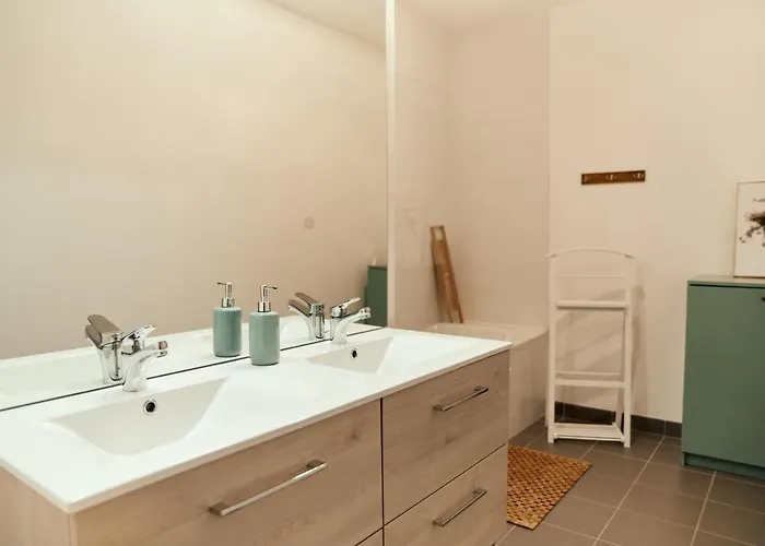 La Maison Du Gasseau Bed and breakfast Saint-Léonard-des-Bois